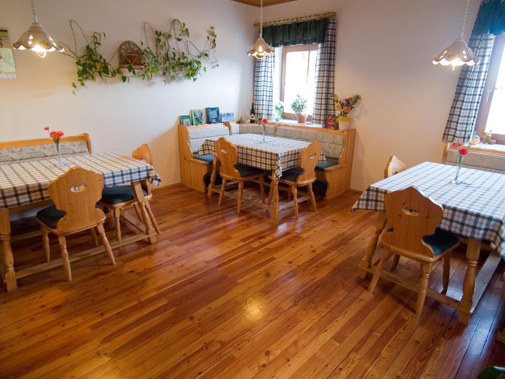 Bed and Breakfast Weingut Schwarzl Рач-ан-дер-Вайнштрассе Экстерьер фото